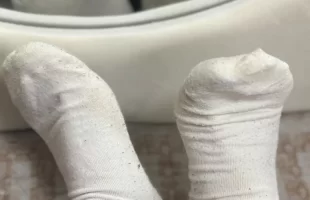 一天天的过着，每天都在穿臭袜子，骚内裤