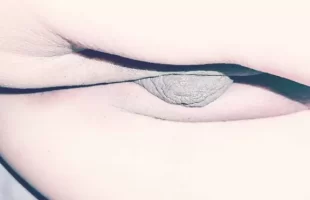【淫妻】看看我老婆的穴和奶子，像是被多少人操过摸过！